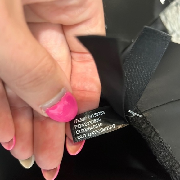 NWT Torrid Full Length Signature Waist Faux Leather Zipper Legging - Picture 7 of 16